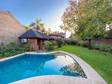 Casa 3 dormitorios, terreno 760 m2, pileta y quincho, Fisherton