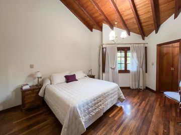 Casa 3 dormitorios, terreno 760 m2, pileta y quincho, Fisherton