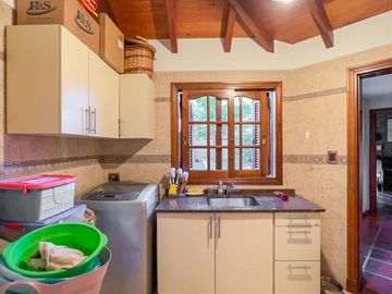 Casa 3 dormitorios, terreno 760 m2, pileta y quincho, Fisherton