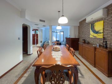Casa 3 dormitorios, terreno 760 m2, pileta y quincho, Fisherton
