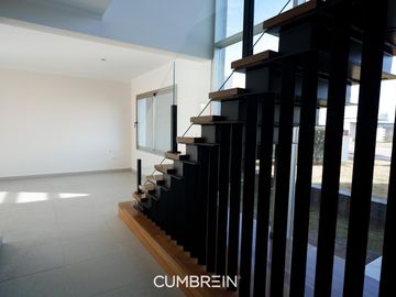 Casa a estrenar en La Castilla Club de Campo