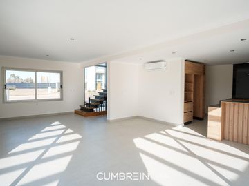 Casa a estrenar en La Castilla Club de Campo