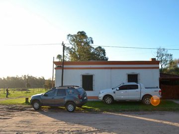 Casa quinta en venta - 3 dormitorios 3 baño 2 cocheras - 11500mts2 - Miramar