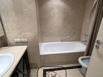Torre Le  Parc Demaria. 404m2 mas cocheras 3 cocheras