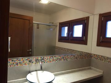 CASA VENTA 3 DORMITORIOS BARRIO CERRADO PUERTO ROLDAN