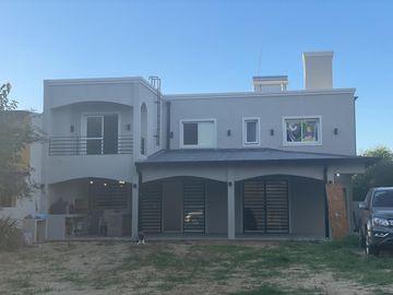 Casa en Barrio Los Fresnos Zona Termas San Jose