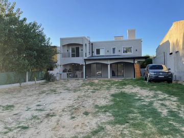 Casa en Barrio Los Fresnos Zona Termas San Jose