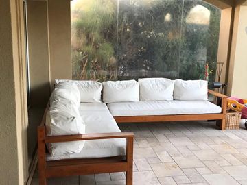 Importante Propiedad con Piscina en Los Ombúes.
