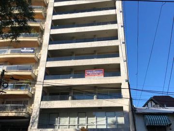 AV. MEEKS 396 LOMAS DE ZAMORA