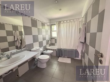 Casa en  Venta en  La Delfina