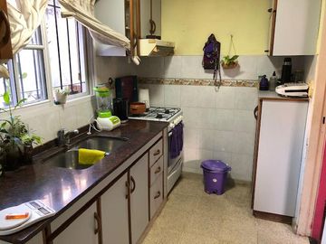 Casa - APTA CREDITO -Llavallol con departamento - Vende - Gabriel Suarez - Luzuriaga 183 - cochera 3 autos