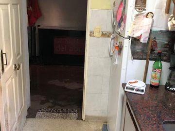 Casa - APTA CREDITO -Llavallol con departamento - Vende - Gabriel Suarez - Luzuriaga 183 - cochera 3 autos
