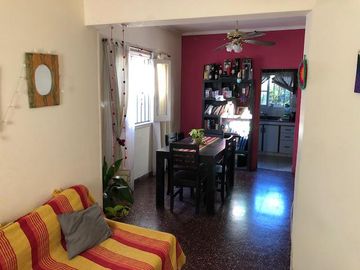 Casa - APTA CREDITO -Llavallol con departamento - Vende - Gabriel Suarez - Luzuriaga 183 - cochera 3 autos