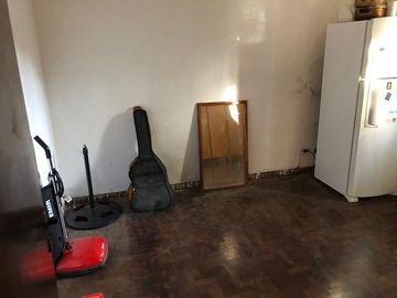 Casa - APTA CREDITO -Llavallol con departamento - Vende - Gabriel Suarez - Luzuriaga 183 - cochera 3 autos