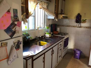 Casa - APTA CREDITO -Llavallol con departamento - Vende - Gabriel Suarez - Luzuriaga 183 - cochera 3 autos