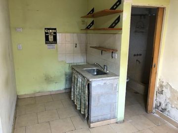 Casa - APTA CREDITO -Llavallol con departamento - Vende - Gabriel Suarez - Luzuriaga 183 - cochera 3 autos