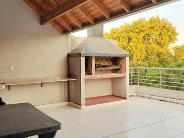 Departamento en venta - 1 Dormitorio 1 Baño - Cochera - 50mts2 - Adrogué, Almirante Brown