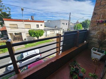 Departamento en venta - 3 Dormitorios 2 Baños - 350Mts2 - Ramos Mejia