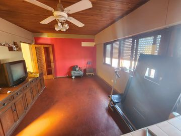 Departamento en venta - 3 Dormitorios 2 Baños - 350Mts2 - Ramos Mejia