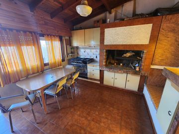 Departamento en venta - 3 Dormitorios 2 Baños - 350Mts2 - Ramos Mejia