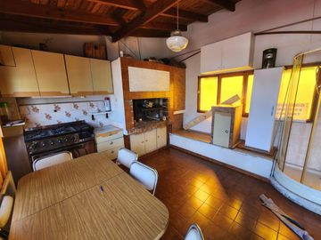 Departamento en venta - 3 Dormitorios 2 Baños - 350Mts2 - Ramos Mejia
