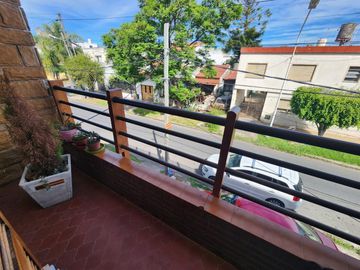 Departamento en venta - 3 Dormitorios 2 Baños - 350Mts2 - Ramos Mejia