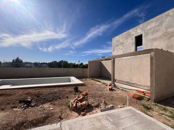 CASAS CON JARDÍN -  505 139 y 140 - Complejo Cerrado