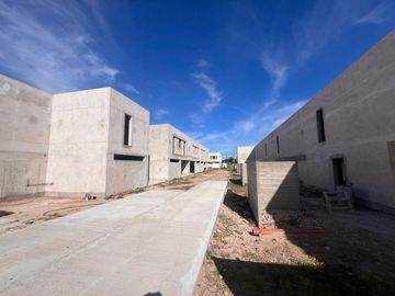 CASAS CON JARDÍN -  505 139 y 140 - Complejo Cerrado