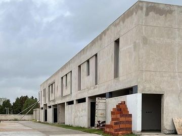 CASAS CON JARDÍN -  505 139 y 140 - Complejo Cerrado