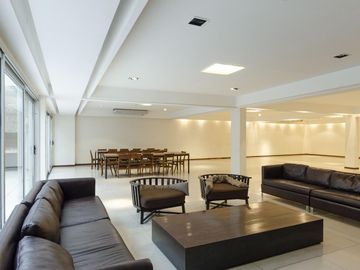 Depto Piso Alto Torre Camps Premium Ugarteche y Cerviño. Palermo.