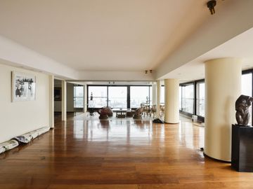 Depto Piso Alto Torre Camps Premium Ugarteche y Cerviño. Palermo.