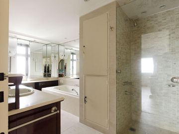Depto Piso Alto Torre Camps Premium Ugarteche y Cerviño. Palermo.