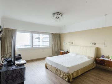 Depto Piso Alto Torre Camps Premium Ugarteche y Cerviño. Palermo.