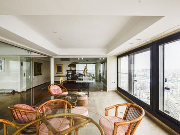 Depto Piso Alto Torre Camps Premium Ugarteche y Cerviño. Palermo.