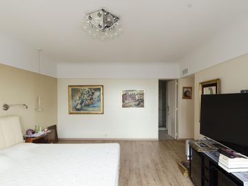 Depto Piso Alto Torre Camps Premium Ugarteche y Cerviño. Palermo.