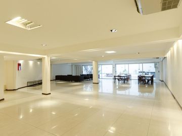 Depto Piso Alto Torre Camps Premium Ugarteche y Cerviño. Palermo.
