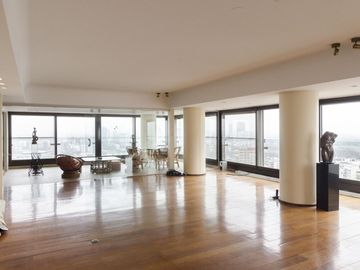 Depto Piso Alto Torre Camps Premium Ugarteche y Cerviño. Palermo.