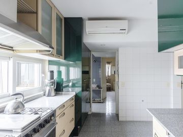 Depto Piso Alto Torre Camps Premium Ugarteche y Cerviño. Palermo.