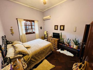 Casa de 4 ambientes en venta en San Isidro.