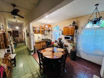 Casa de 4 ambientes en venta en San Isidro.