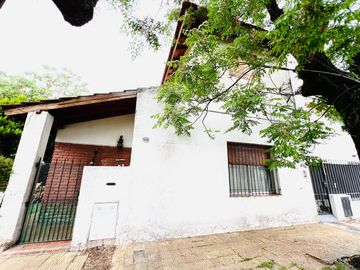Casa de 4 ambientes en venta en San Isidro.
