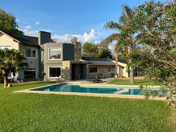 Casa en venta - 2 Dormitorios 2 Baños - General Rodríguez