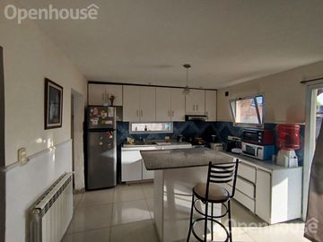 Venta casa Pilar Centro  3 Ambientes con Jardin y Parrilla