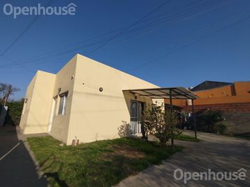 Venta casa Pilar Centro  3 Ambientes con Jardin y Parrilla