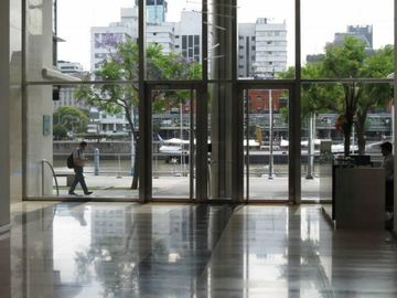 Exclusivo alquiler de 2 ambientes sin muebles en el destacado Madero Center Puerto Madero