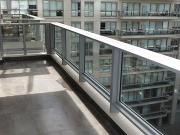 Exclusivo alquiler de 2 ambientes sin muebles en el destacado Madero Center Puerto Madero