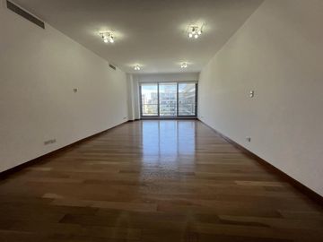 Exclusivo alquiler de 2 ambientes sin muebles en el destacado Madero Center Puerto Madero