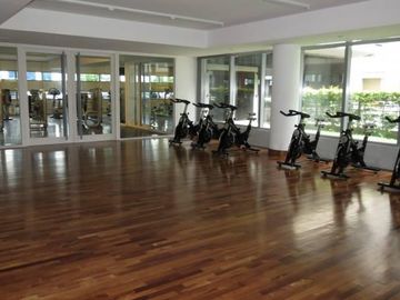 Exclusivo alquiler de 2 ambientes sin muebles en el destacado Madero Center Puerto Madero