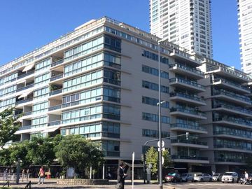 Exclusivo alquiler de 2 ambientes sin muebles en el destacado Madero Center Puerto Madero