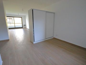 RAMÓN FALCÓN 4945: GRAN MONOAMBIENTE DIVISIBLE   BALCÓN A ESTRENAR
